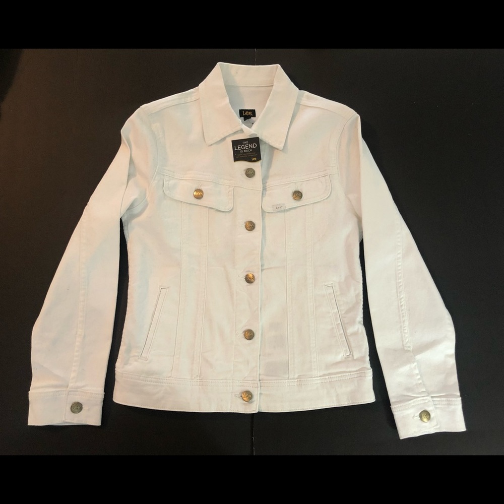 XS white Lee jacket w/ iconic logo and buttons. New with 1 tag still on front.